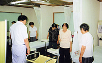 「寝たきりにさせない」ロコ体操を新座市の依頼を受けて普及させています。