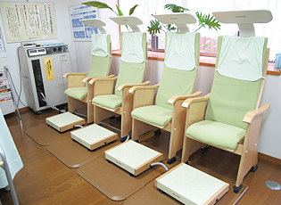 ヘルストロン（電気治療器）